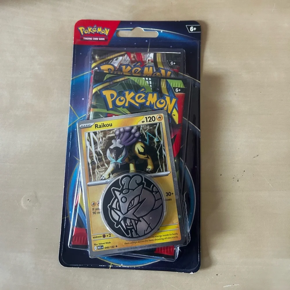 Pokémon Trading‎ Card Game Raikou Booster Pack with Metal Coin - Yellow